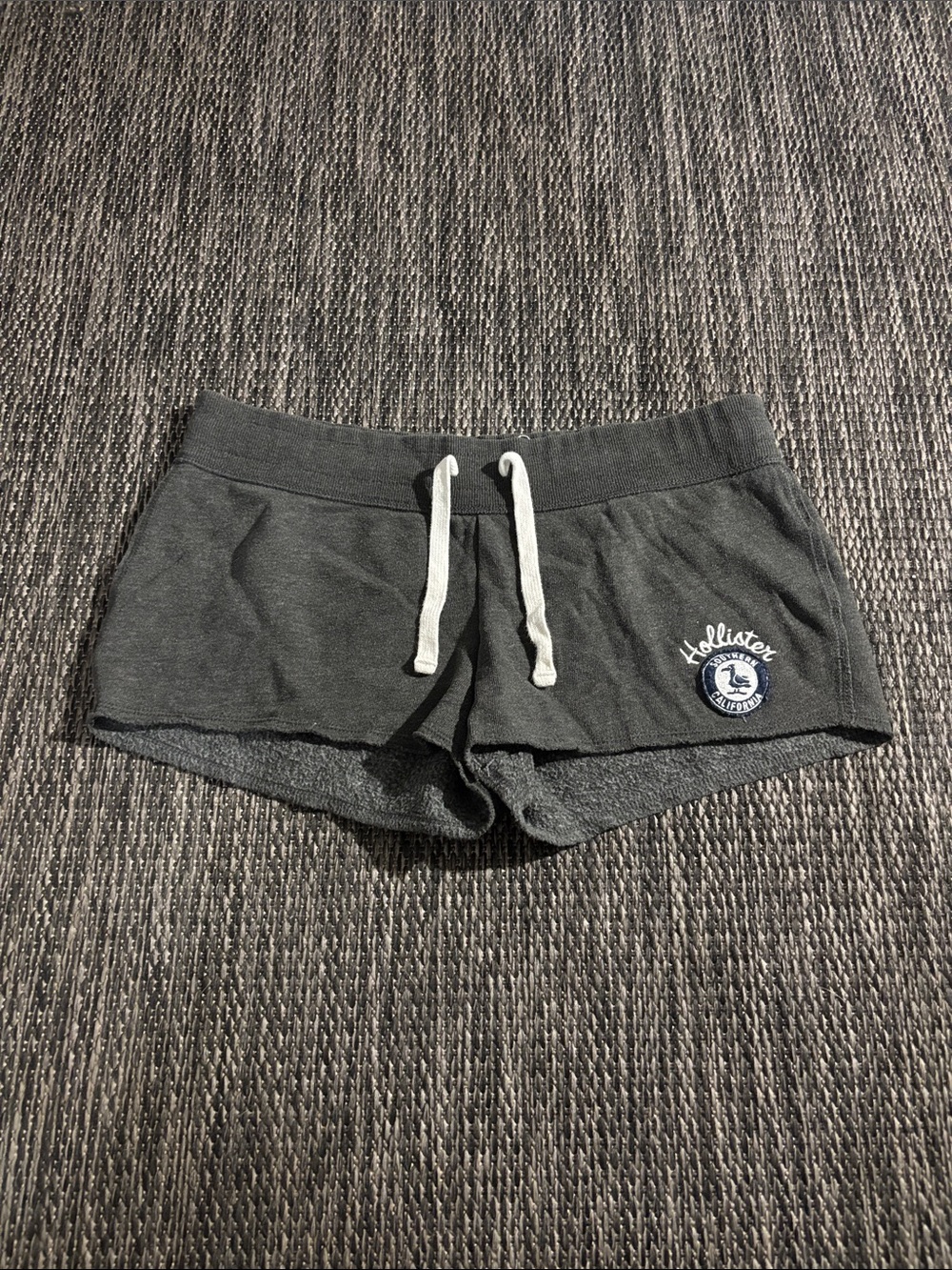 Vintage Y2K Hollister Low Rise Shorts Grey Size Medium